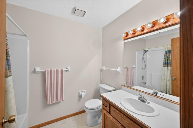 524 10th Avenue SE, Byron, MN 55920