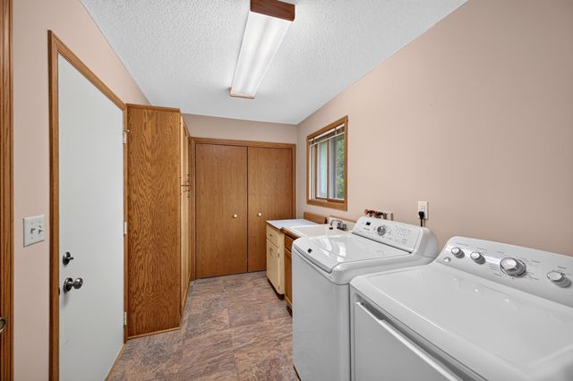 524 10th Avenue SE, Byron, MN 55920