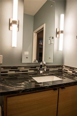 11 E 1100 Road, Baldwin City, KS 66066