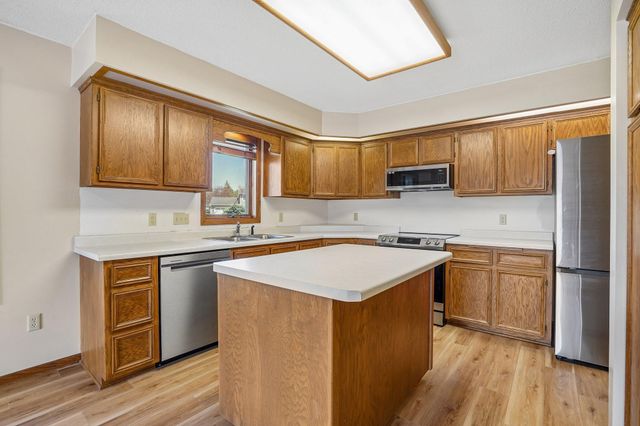 8912 Vincent Place, Bloomington, MN 55431