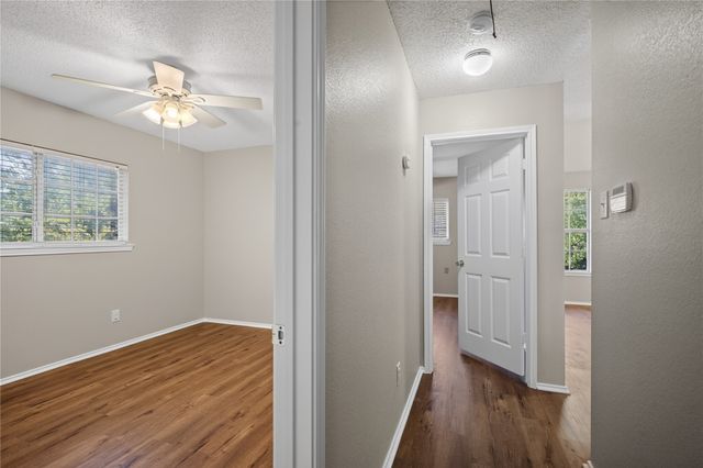 2201 W Brooklake Street, Denton, TX 76207