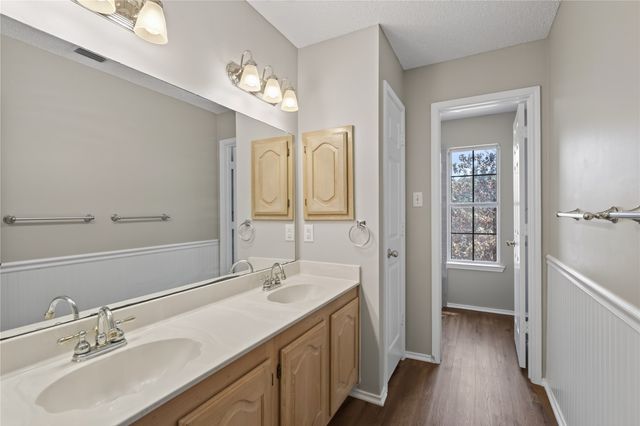 2201 W Brooklake Street, Denton, TX 76207