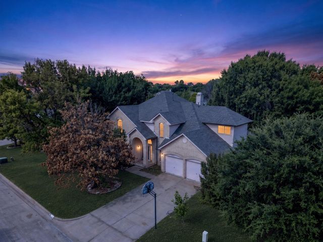 2201 W Brooklake Street, Denton, TX 76207