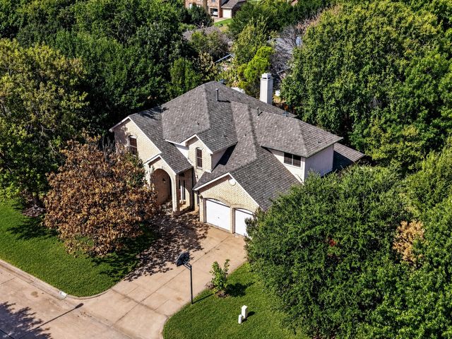 2201 W Brooklake Street, Denton, TX 76207