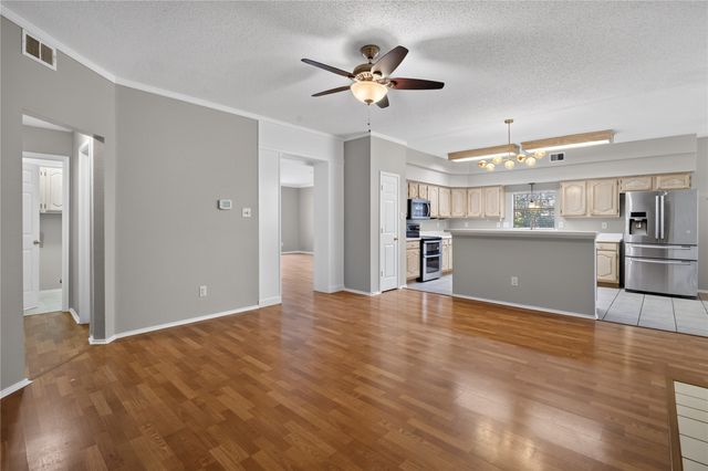 2201 W Brooklake Street, Denton, TX 76207