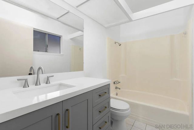 11988 Rancho Bernardo Rd D, San Diego, CA 92128