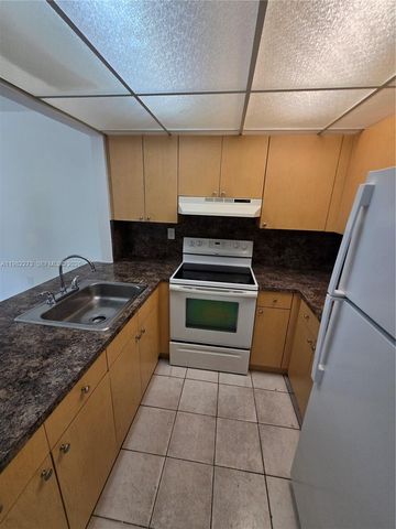 14835 SW 80th St 103-6, Miami, FL 33193