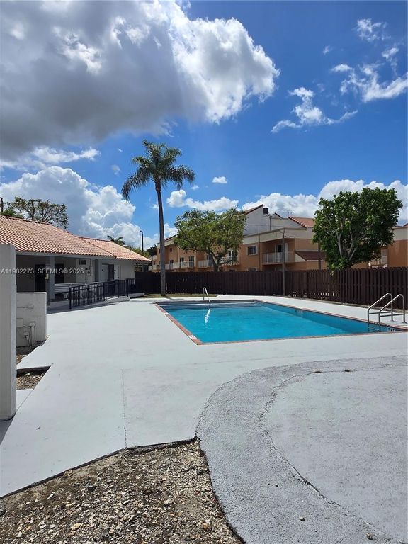 14835 SW 80th St 103-6, Miami, FL 33193