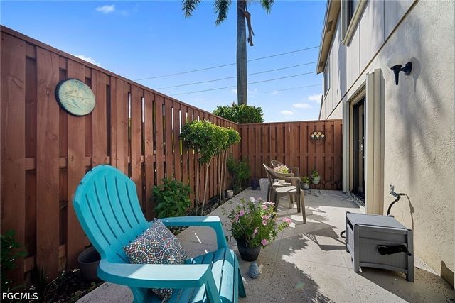 5272 Cedarbend DR 1, Fort Myers, FL 33919