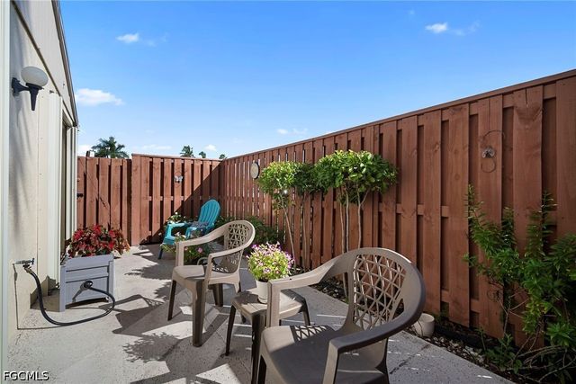 5272 Cedarbend DR 1, Fort Myers, FL 33919