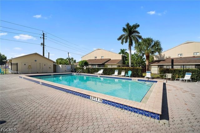 5272 Cedarbend DR 1, Fort Myers, FL 33919