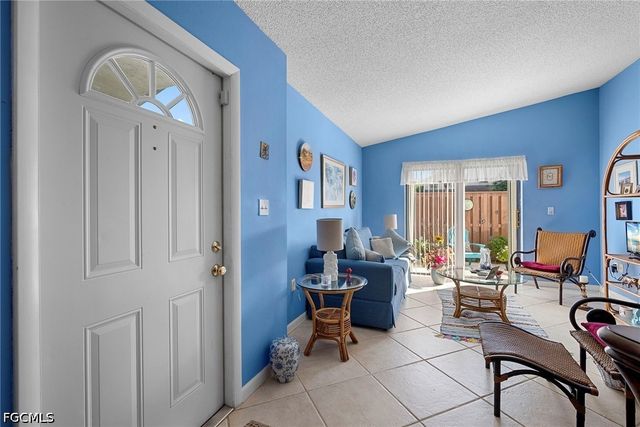 5272 Cedarbend DR 1, Fort Myers, FL 33919