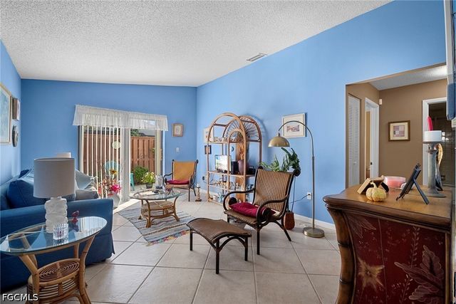 5272 Cedarbend DR 1, Fort Myers, FL 33919