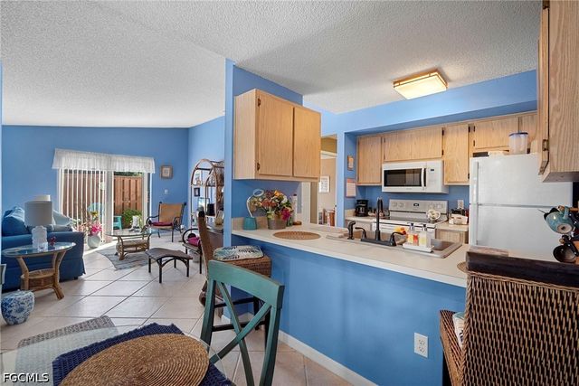 5272 Cedarbend DR 1, Fort Myers, FL 33919