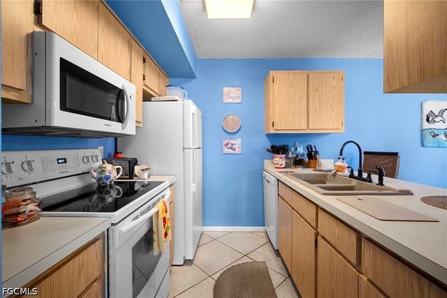5272 Cedarbend DR 1, Fort Myers, FL 33919