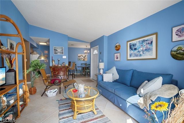 5272 Cedarbend DR 1, Fort Myers, FL 33919