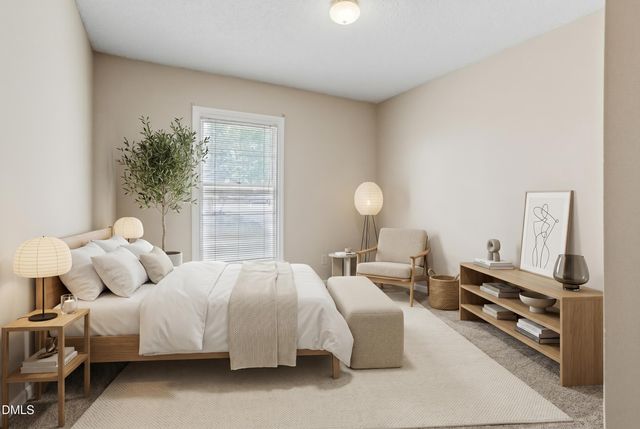 10 Petersburg Place, Durham, NC 27703