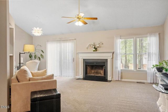 10 Petersburg Place, Durham, NC 27703