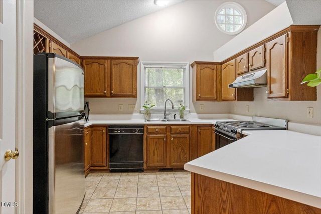 10 Petersburg Place, Durham, NC 27703