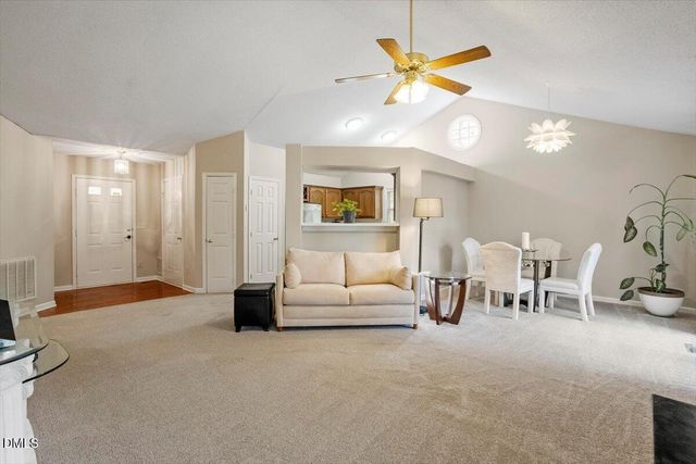 10 Petersburg Place, Durham, NC 27703