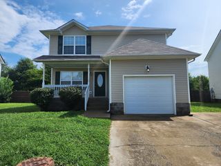 112 N Cavalcade Cir, Oak Grove, KY 42262
