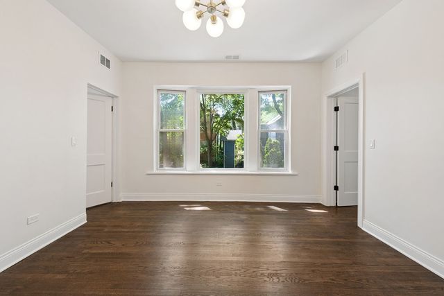 1340 W Hollywood Avenue 1, Chicago, IL 60660