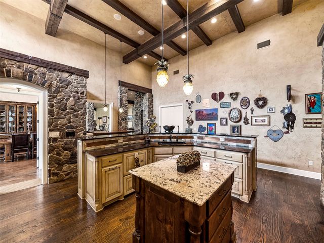 1950 W Sherman Drive, Aubrey, TX 76227