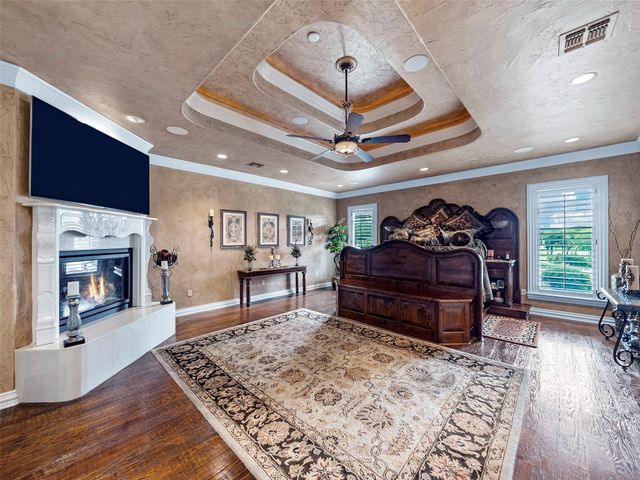 1950 W Sherman Drive, Aubrey, TX 76227