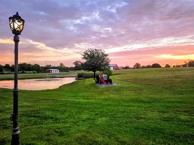 1950 W Sherman Drive, Aubrey, TX 76227