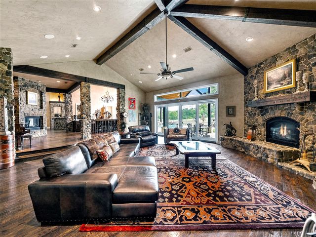 1950 W Sherman Drive, Aubrey, TX 76227