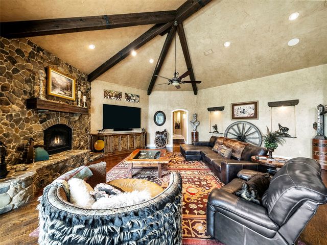 1950 W Sherman Drive, Aubrey, TX 76227