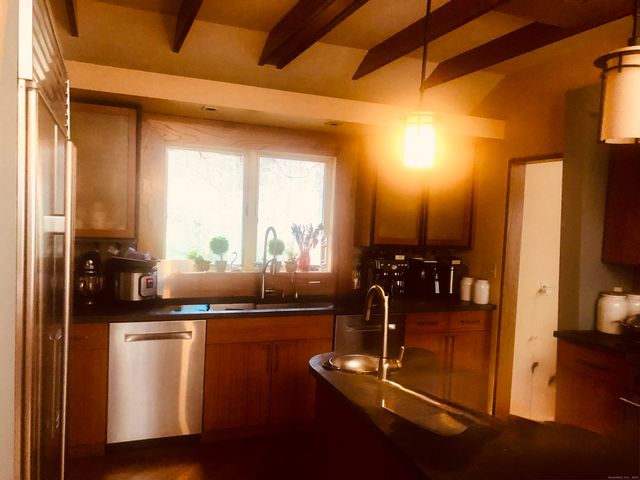 40 Ferncliff Drive, West Hartford, CT 06117