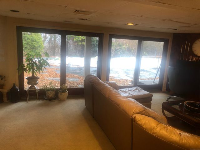 40 Ferncliff Drive, West Hartford, CT 06117