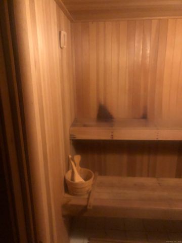 40 Ferncliff Drive, West Hartford, CT 06117