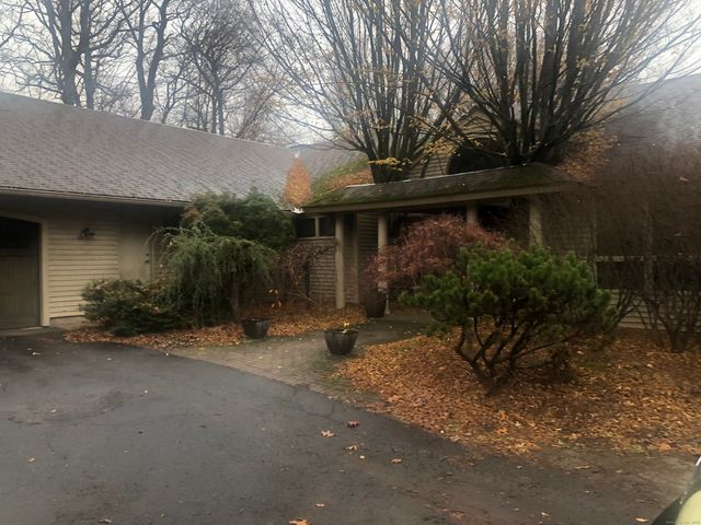 40 Ferncliff Drive, West Hartford, CT 06117