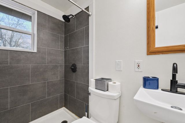 818 E Courtland Ave, Spokane, WA 99207