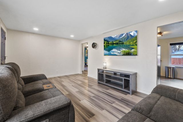 818 E Courtland Ave, Spokane, WA 99207