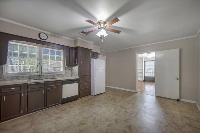 211 15th Street, Hempstead, TX 77445