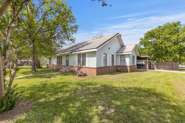 211 15th Street, Hempstead, TX 77445