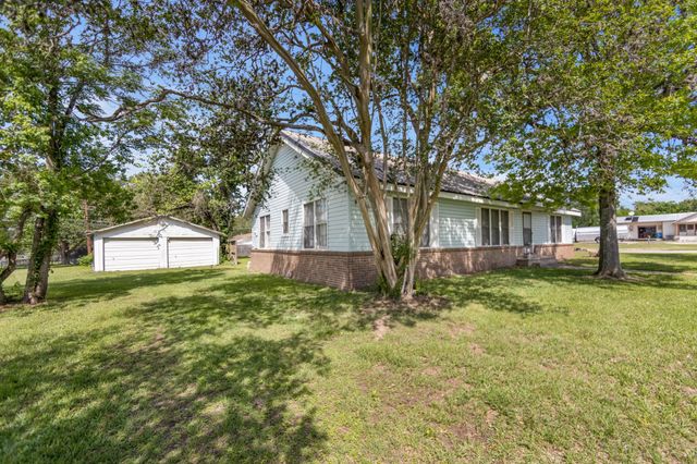 211 15th Street, Hempstead, TX 77445