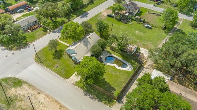 211 15th Street, Hempstead, TX 77445