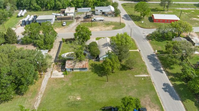 211 15th Street, Hempstead, TX 77445