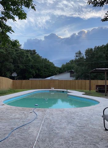 211 15th Street, Hempstead, TX 77445