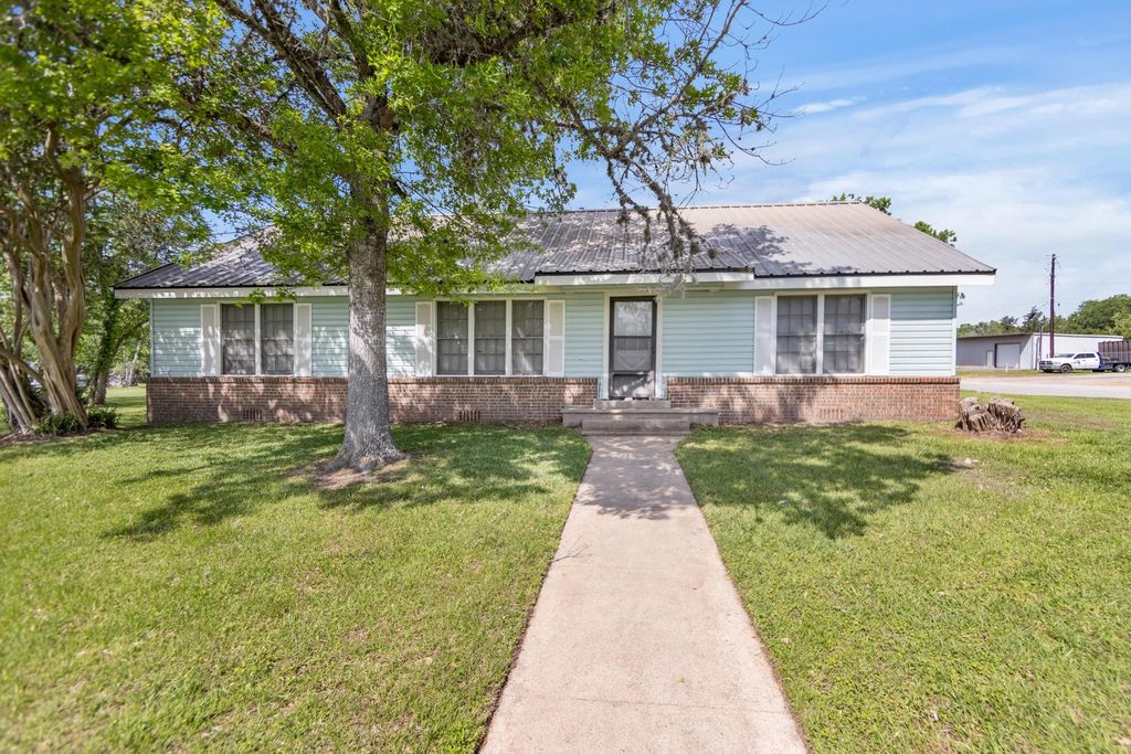 211 15th Street, Hempstead, TX 77445