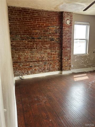 1823 W Main Street, Belleville, IL 62226