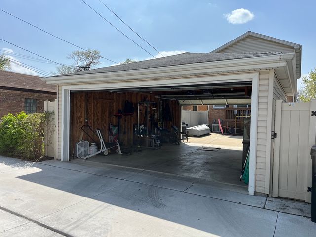 10639 S Whipple Street, Chicago, IL 60655