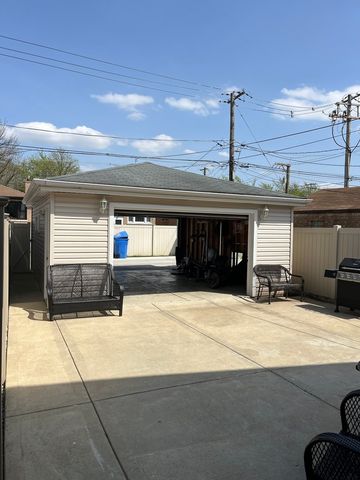 10639 S Whipple Street, Chicago, IL 60655