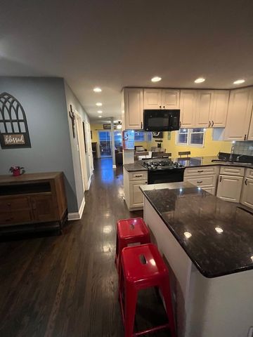 10639 S Whipple Street, Chicago, IL 60655