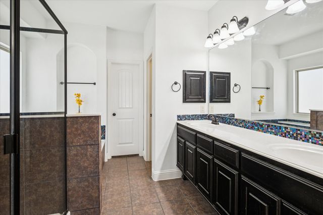 1131 Charleston Lane, Savannah, TX 76227