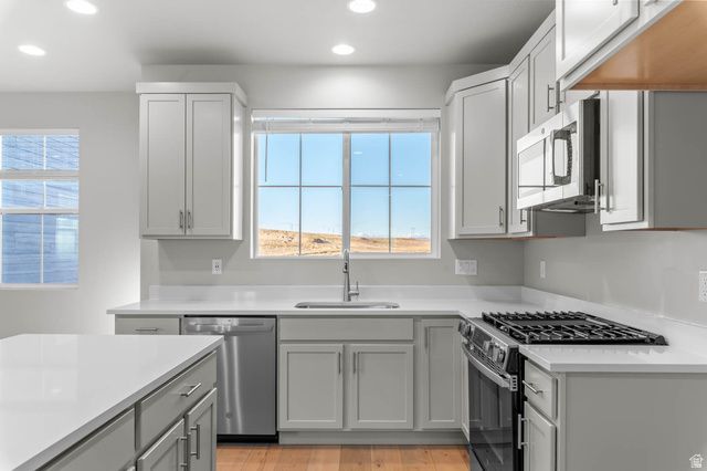 7036 W HIDDEN WAY, West Jordan, UT 84081